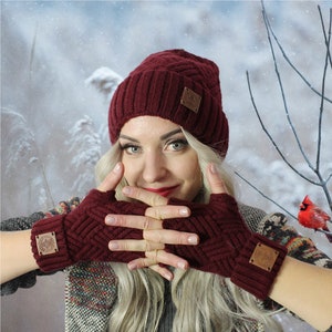Cashmere hat and fingerless gloves set, Cashmere beanie hat, Warm and soft winter cashmere set for women&#39;s. Gift for her
