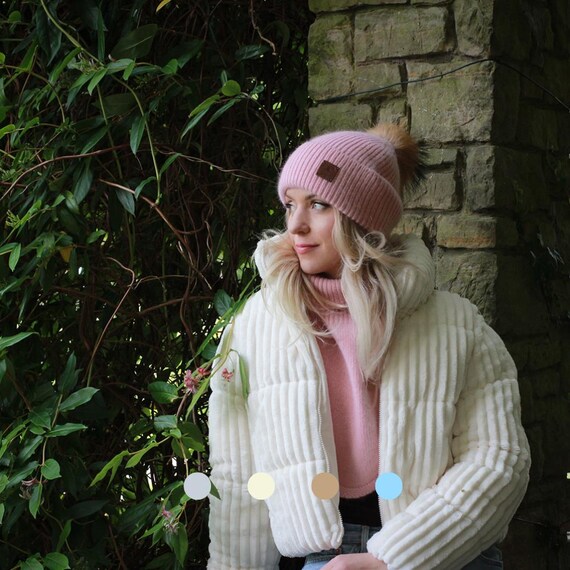 Cashmere hat and neck waarmer set Essential Cashmere Neck Warmer - White | MaisonCashmere main image 3
