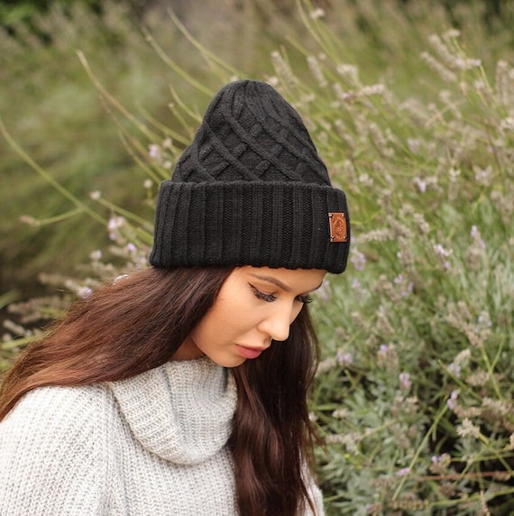 Women display picture 1