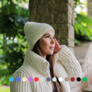 Silk-Lined Women’s Cashmere Hat – Soft & Warm Winter Beanie, Great for Curly Hair, Luxury Gift for Her