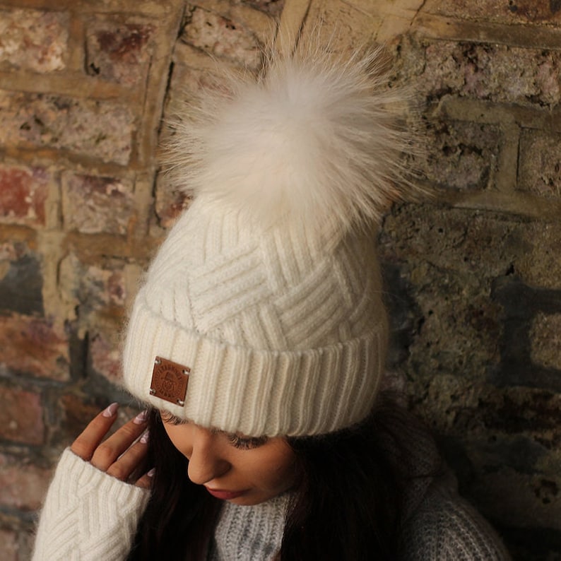 White cashmere real fur pom pom hat