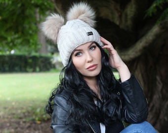 womens black pom pom hat