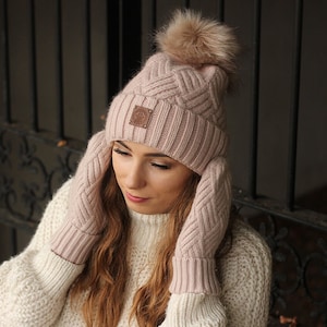 Cashmere Hat and Mittens Set for Women – Warm Winter Beanie with Faux Fur Pom Pom, Soft Luxury Gift Set For Her, Cozy and Stylish Accessory