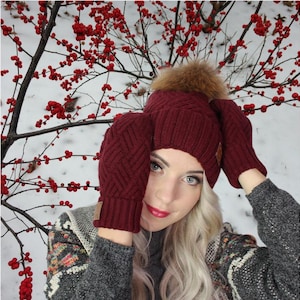 Women&#39;s cashmere hat and mittens set, Fox fur pom pom cashmere hat,Warm and soft winter cashmere set for women&#39;s. Luxurious Gift for her.