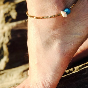 Gold ankle bracelet, beach mermaid anklet, turquoise bead ankle bracelet, shell ankle bracelet, summer anklet, charm beaded anklet
