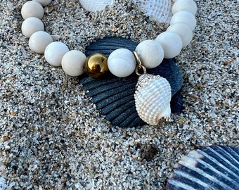 Off white shell bracelet, gold accent bracelet, natural stone bracelet, gemstone bracelet, sea shell charm bracelet, beaded bracelet, boho