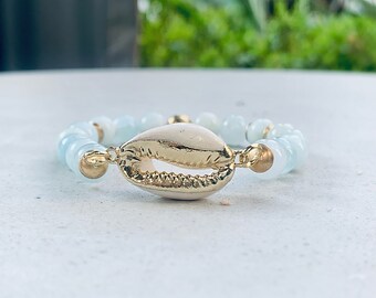 Aquamarine beaded bracelet, cowrie bracelet, natural stone bracelet, gemstone bracelet, blue bracelet, boho bracelet, gold bracelet, shell