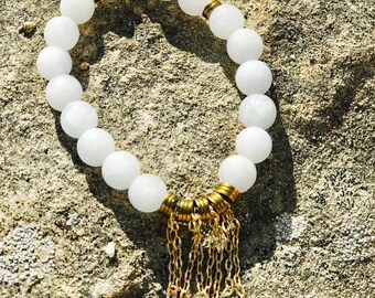 White beaded bracelet, stretch bracelet, beach jewelry, stack bracelets, boho bracelet, chunky bracelet, tassel charm, bracelet for woman,