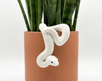 Modern Snake Pot Hanger: 3D Printed Serpent Decor for Indoor Plants