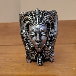Ornate Pen holder (Free shipping in the US)