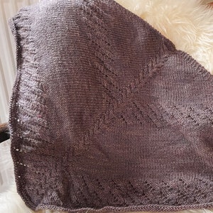 Knitting pattern Hebby shawl Single skein knitting pattern Small shawl knitting pattern image 1