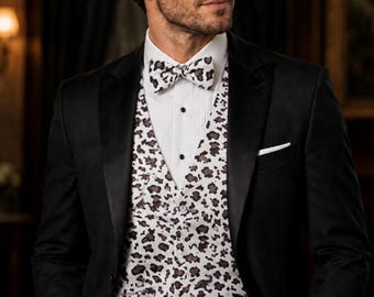Vest en vlinderdas met sneeuwcheetah-print – Trendy formele kleding met dierenprint voor heren
