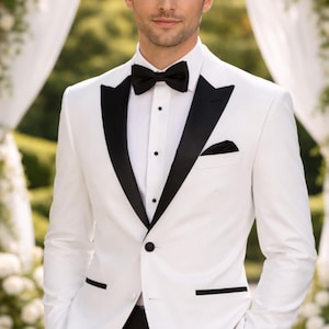 Stretch 1 Button White Tuxedo Jacket with Black Peak Lapel – Classic Formalwear for Men