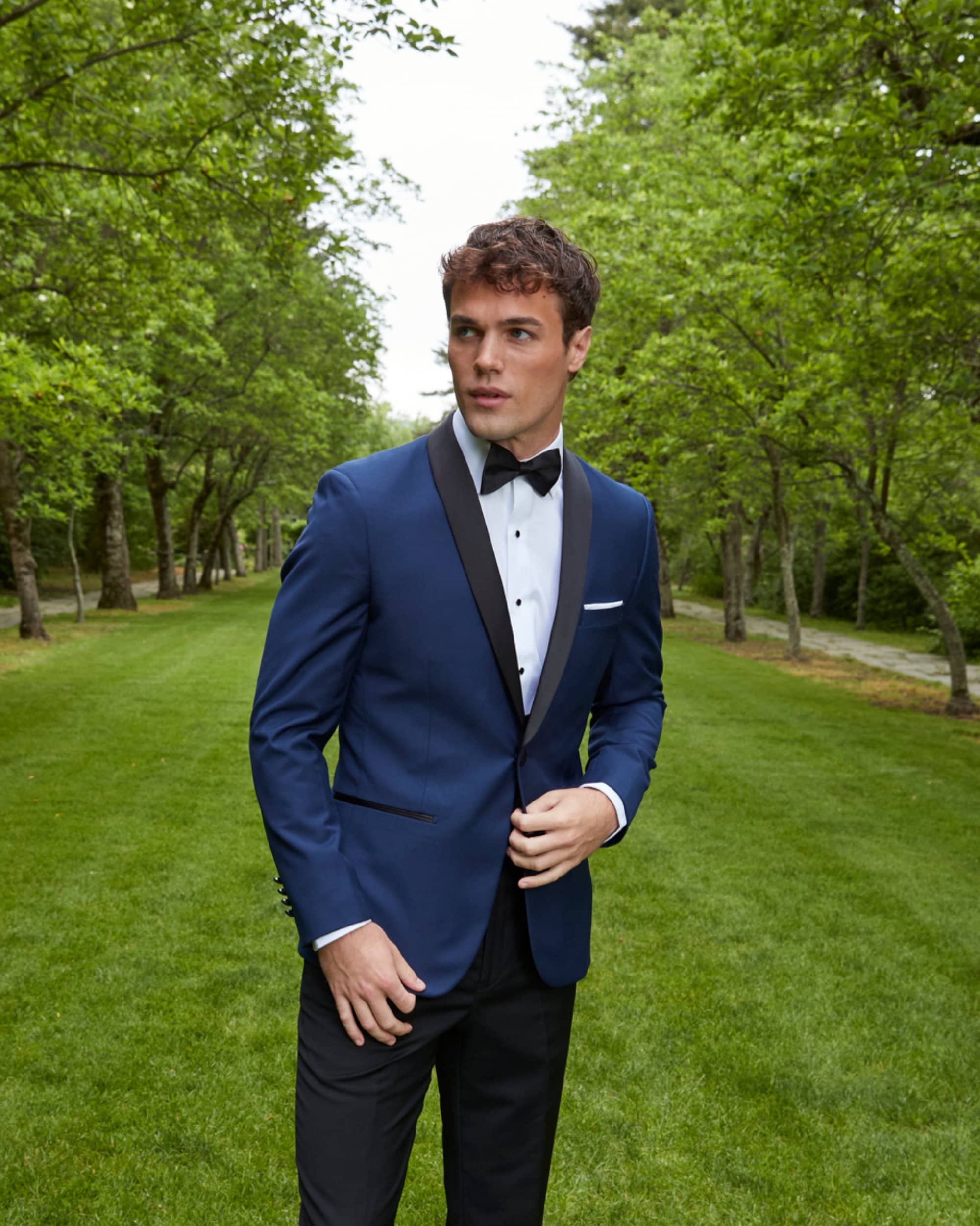 Navy blazer black lapel sale