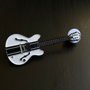 Tom DeLonge White Gibson ES-333 Hollowbody Guitar Soft Enamel Pin