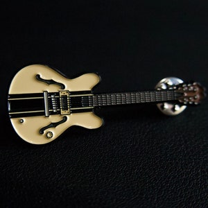 Tom DeLonge Natural Gibson ES-333 Hollowbody Guitar Soft Enamel Pin