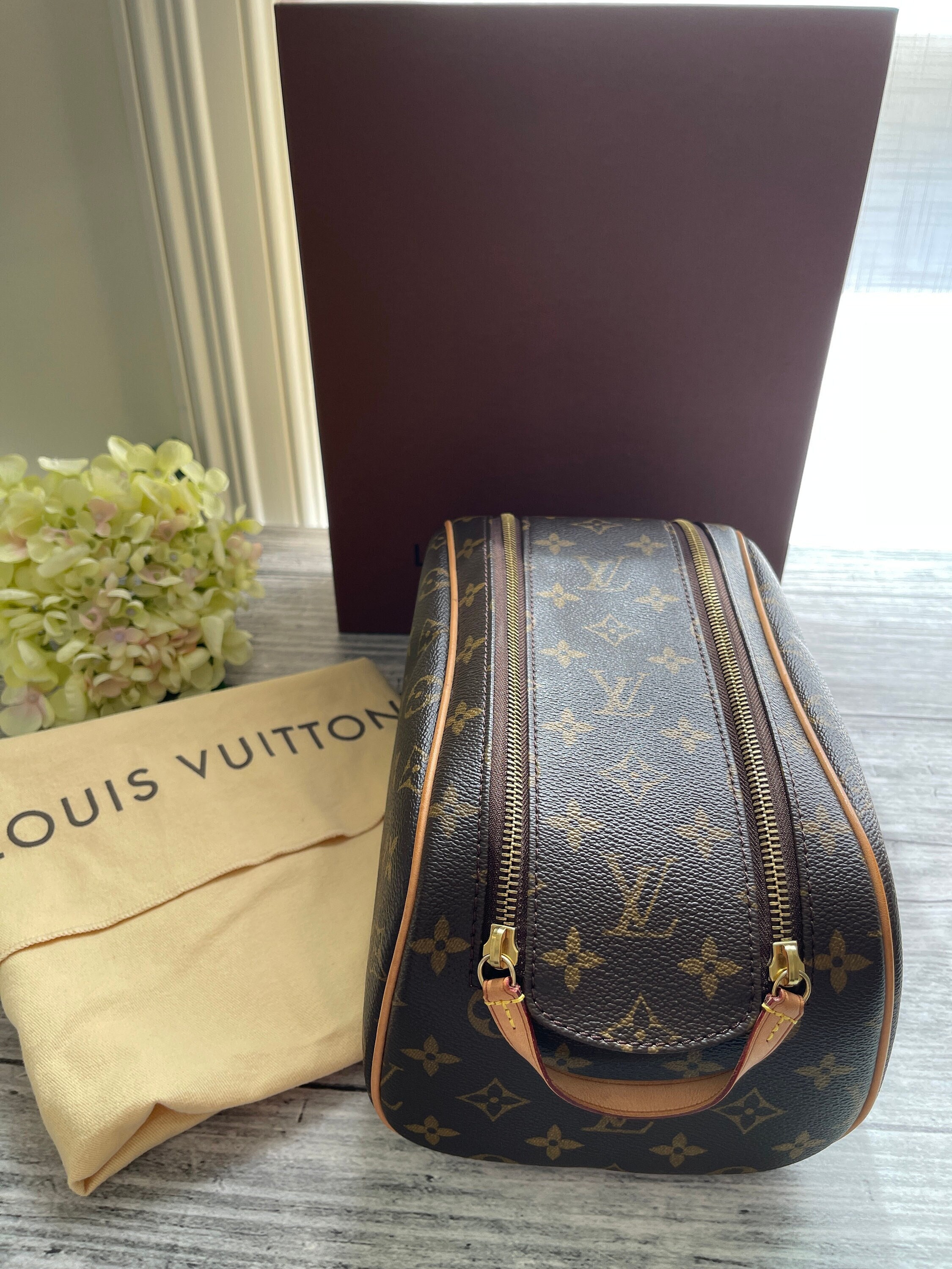 20th Century French Vanity Case by Louis Vuitton, 1980s for sale at Pamono