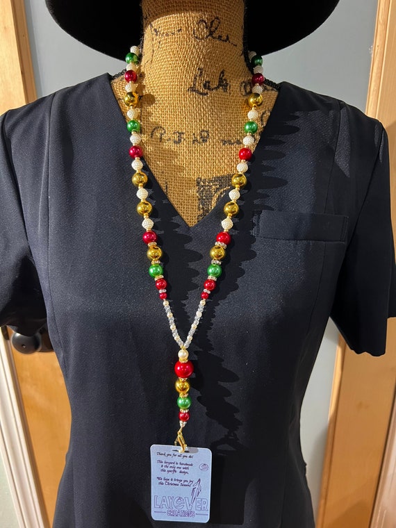 Red, Green, White & Gold Ornament Breakaway Lanyard 6 - Stunning - Perfect Gift for You, Loved Ones, Exchange Gifts and Colleagues
