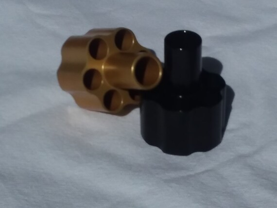 Gold Multi Cartridge Revolver Vape Stand