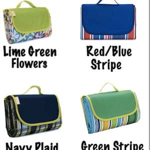 Puede incluir: Cuatro estilos diferentes de mantas de picnic. Las mantas est&aacute;n dobladas y tienen un asa. Las mantas est&aacute;n en los siguientes patrones: flores verde lima, rayas rojas y azules, cuadros azul marino y rayas verdes.