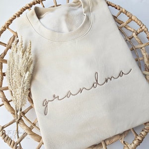 Embroidered Grandma Sweatshirt Custom Grandma Est Sweatshirt, Pregnancy Announcement, Grandma Gift, Nana, Gigi, Mother&#39;s Day Gift, Women 107