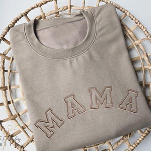 Embroidered Mama Sweatshirt, Mom and Dad Matching Sweatshirts Dad Sweatshirt, Pregnancy Announcement, Christmas gift for Dad Crewneck W184