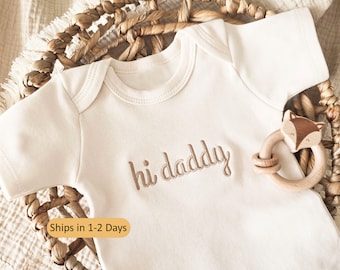 Embroidered hi daddy ONESIES® brand, hello daddy ONESIES® brand husband pregnancy announcement, custom ONESIES® brand, Mom Dad 104