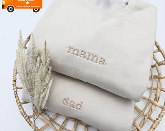 Sudadera bordada a juego para mamá y papá. Sudadera para mamá, anuncio de embarazo, regalo de Navidad para mamá. Cuello redondo W195 M223