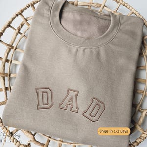 Embroidered Dad Sweatshirt, Mom and Dad Matching Sweatshirts Dad Sweatshirt, Pregnancy Announcement, Christmas gift for Dad Crewneck F48