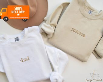 Sudadera bordada para mamá, camiseta personalizada para mamá con fecha, camiseta para el año de la gestación, sudadera con capucha para revelar el embarazo, sudadera con capucha para papá, regalo para el Día de la Madre, regalo para mamá