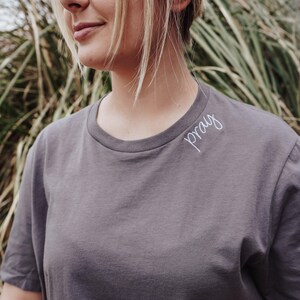 Embroidered Pray Shirt Collar, Christian Shirts, Faith T-shirt, Religious Shirt, Christian Tees, Christian Shirts, Religious 1027 bild 3