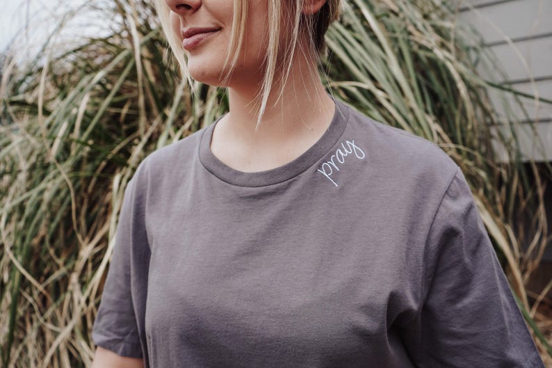 Embroidered Pray Shirt Collar, Christian Shirts, Faith T-shirt, Religious Shirt, Christian Tees, Christian Shirts, Religious 1027 bild 3
