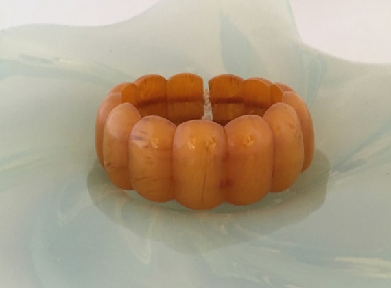 Bakelite Bangle stretch (elastic)  bracelet butte… - image 5