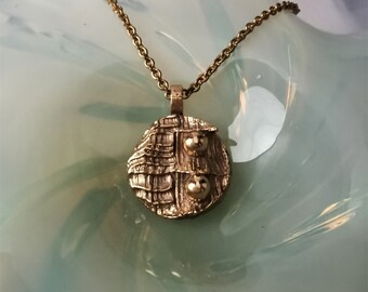 Beautiful design Necklace in gold colored Bronze by Sara Kalevi for Kultaseppä Salovaara Finland 1970's.