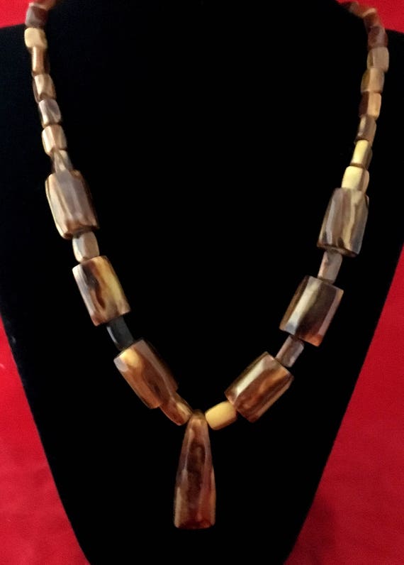 Old Huge Bakelite necklace in large brown flamed … - image 3