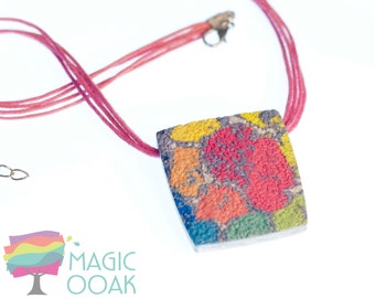 OOAK Arco iris colgante de collar de verano floral