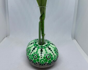 Mandalastein as a table vase