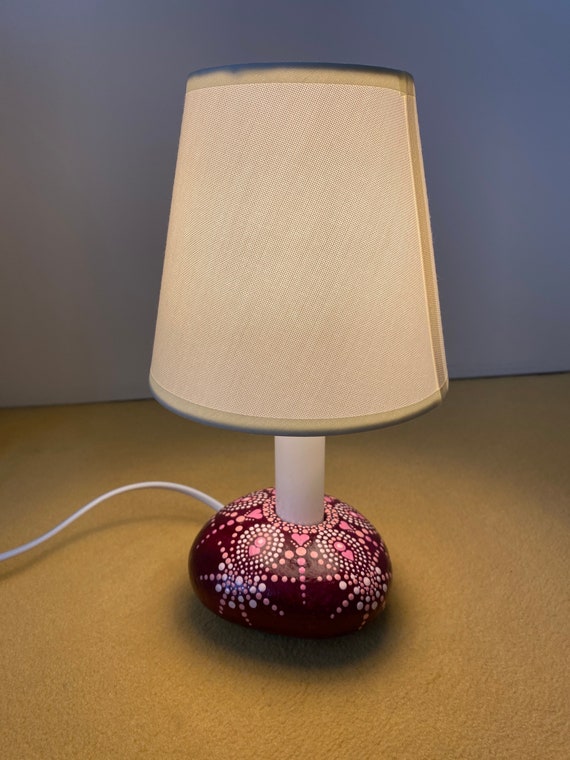 Mandalastein - Tischlampe Nachttischlampe Dot Painting Pink Herzchen