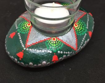 Mandala stone as a tealight holder for the Advent season Christmas season - Dot Painting green red silver