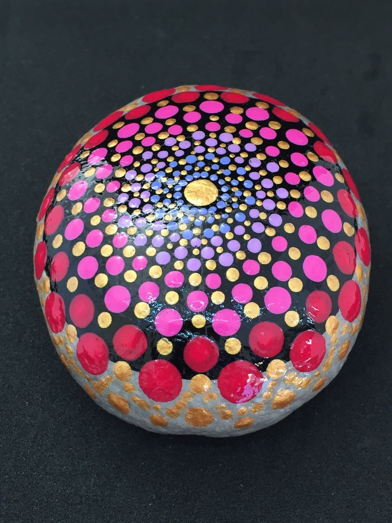 Mandalastein Red gold Dots-paperweight... image 1