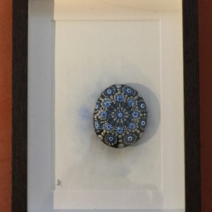 Mandalastein in frame, mural picture, dots blue silver