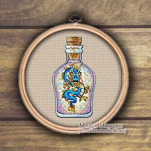 Kreuzstich Stickmuster, Mini Flasche mit Drachen DMC Stickmuster zum ausdrucken und drucken