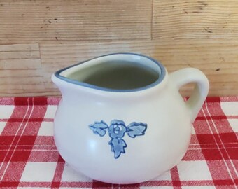 Pfaltzgraff Yorktowne Gravy Boat