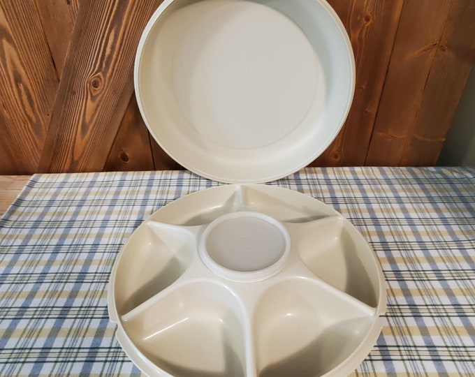 Tupperware Chip and Dip/vegetable and Dip Server Tupperware Party