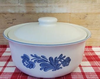 2 Quart Pfaltzgraff Yorktowne Casserole Dish
