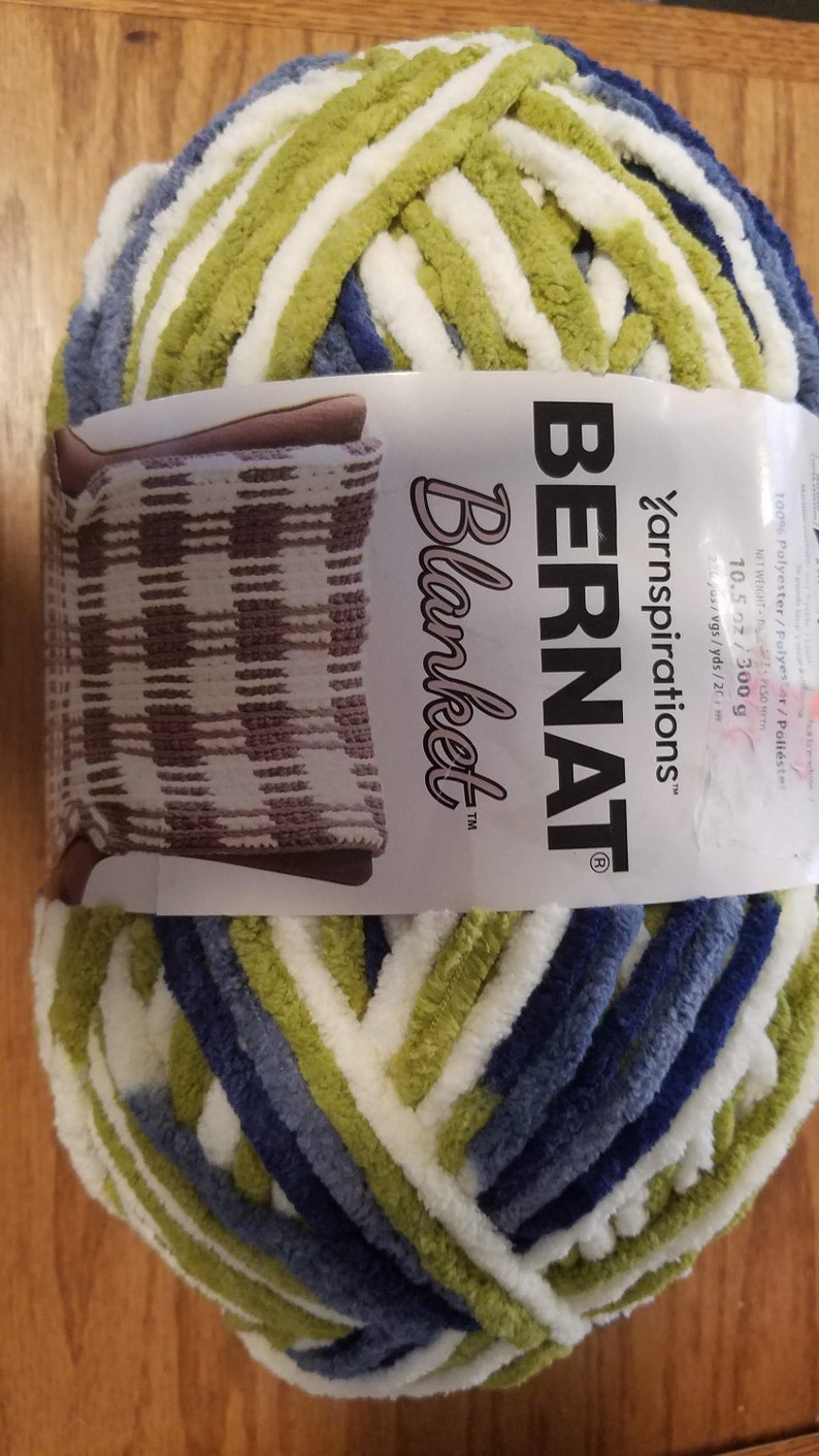 Bernat Baby Blanket Yarn Big Ball BUTTON Rosesoceansidepebble Beach 10.