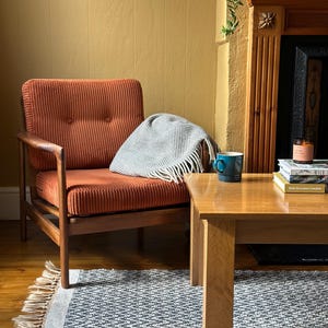 1960s Midcentury Chair in Terracota/Rust Corduroy immagine 1