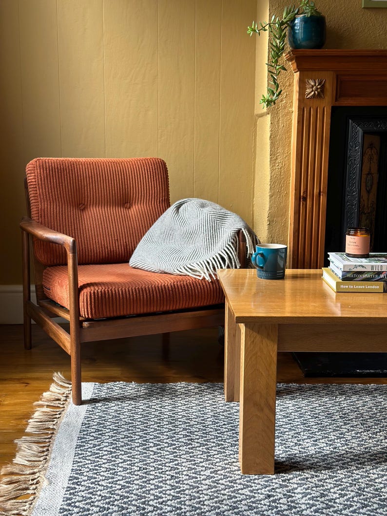 1960s Midcentury Chair in Terracota/Rust Corduroy immagine 1