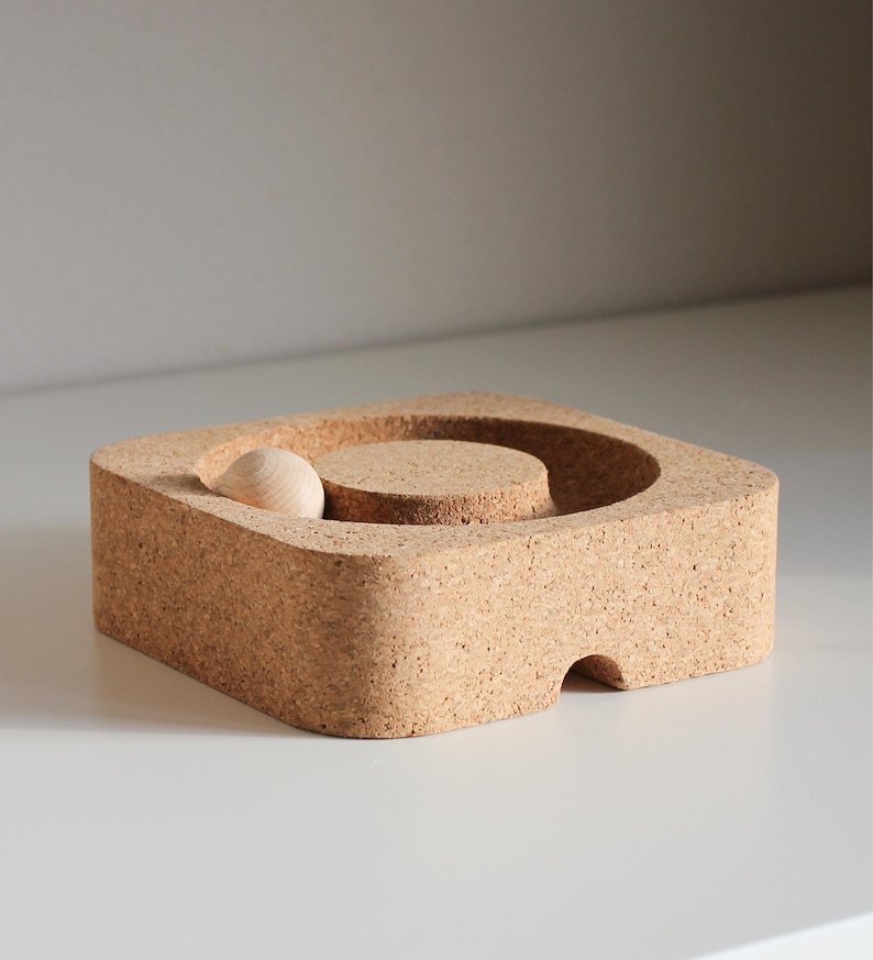 Wood and cork fragrance diffuser with sliding spheres image 3