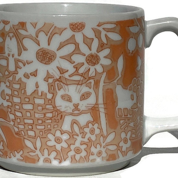 1970s coffee mug with cat owls flowers & ferns 9 oz made in Japan peachy orange tea cup vintage drink ware fun cozy kitty room decor